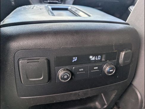 Used 2016 GMC Yukon XL SLE AWD/4WD image 19