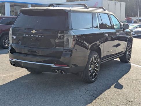 New 2026 Chevrolet Suburban High Country image 3