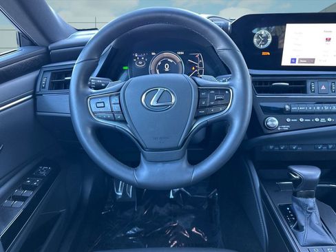Certified 2025 Lexus ES 300h w/ Premium Package image 28