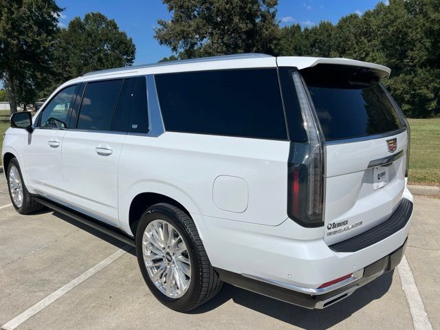 Used 2026 Cadillac Escalade ESV Luxury w/ Touring Package RWD image 4
