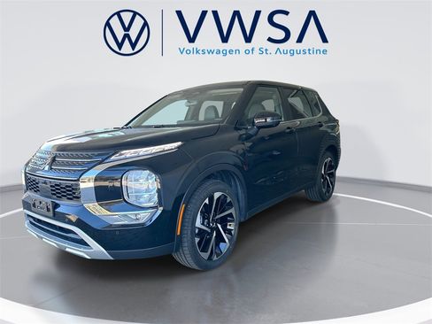 Used 2024 Mitsubishi Outlander SE image 3