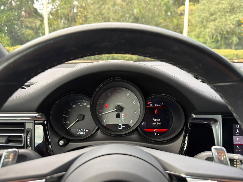 Used 2024 Porsche Macan S AWD/4WD image 10