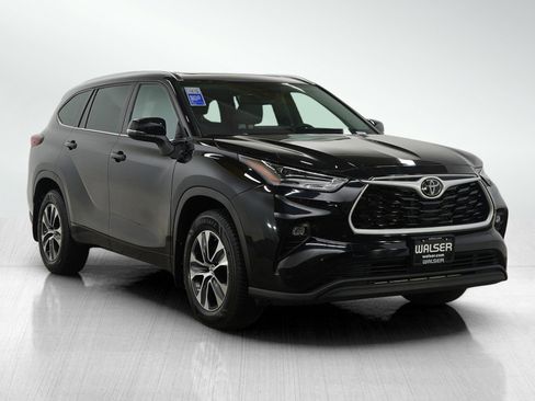 Used 2021 Toyota Highlander XLE image 7