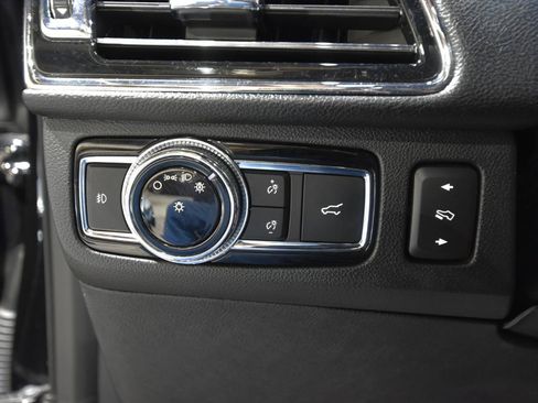 Used 2018 Lincoln Navigator L Reserve w/ Technology Package AWD/4WD image 14