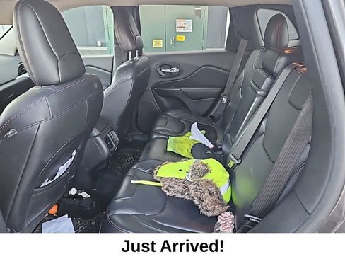 Used 2014 Jeep Cherokee Trailhawk w/ Comfort/Convenience Group image 16