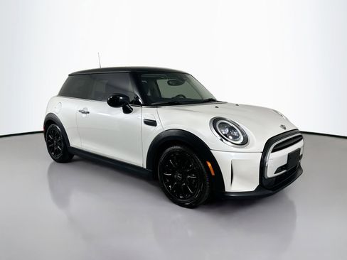 Used 2023 MINI Cooper 2-Door Hardtop image 3