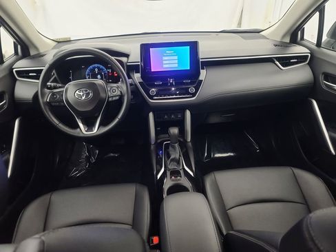 Used 2025 Toyota Corolla Cross XLE image 22