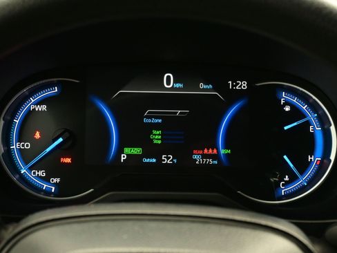 Used 2025 Toyota RAV4 XLE image 24