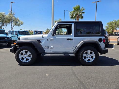 Used 2022 Jeep Wrangler Sport AWD/4WD image 3