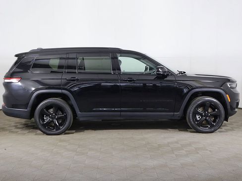 Used 2023 Jeep Grand Cherokee L Laredo AWD/4WD image 18