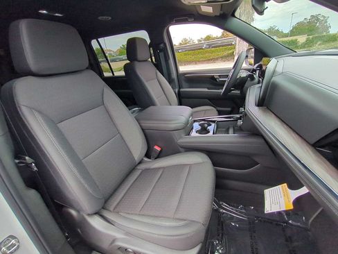 New 2026 Chevrolet Suburban LS RWD image 27