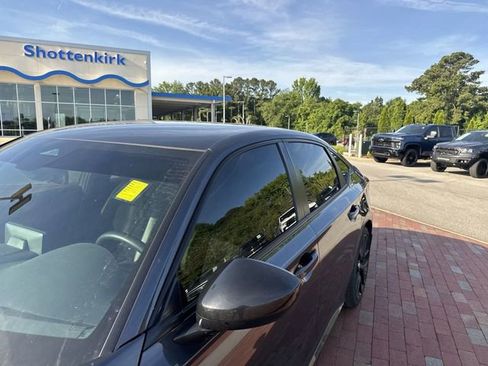 Used 2025 Honda Civic Sport image 5