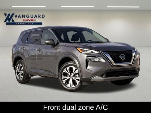 Used 2021 Nissan Rogue SV image 2