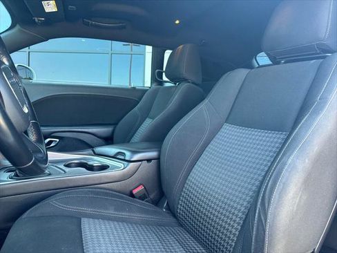 Used 2019 Dodge Challenger SXT AWD/4WD image 11