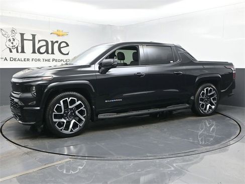 Certified 2024 Chevrolet Silverado EV RST image 31