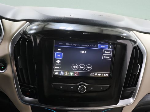 Used 2023 Chevrolet Traverse LS FWD image 11