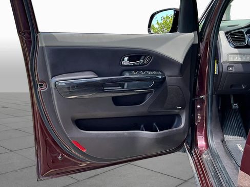 Used 2016 Kia Sedona SX Limited FWD image 22