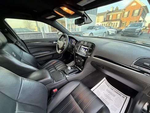 Used 2019 Chrysler 300 S image 13