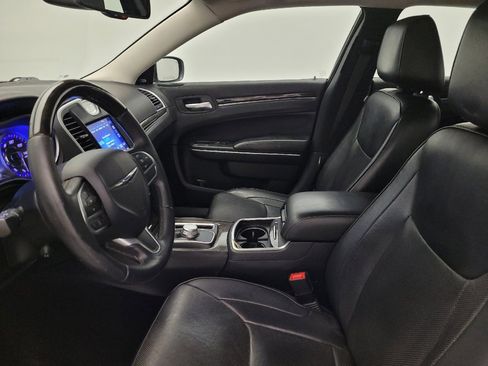 Used 2017 Chrysler 300 C image 17