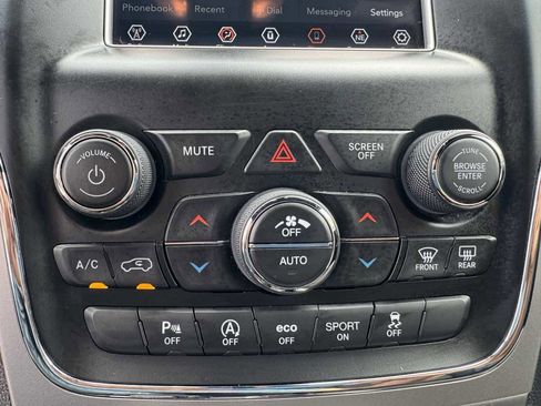 Used 2019 Jeep Grand Cherokee Laredo AWD/4WD image 17