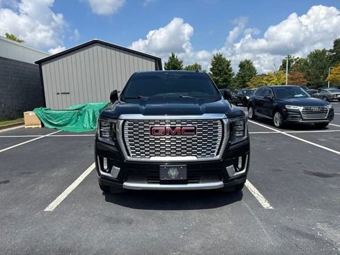 Used 2021 GMC Yukon XL Denali w/ Denali Premium Package AWD/4WD image 8