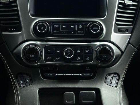 Used 2020 Chevrolet Suburban LT image 37