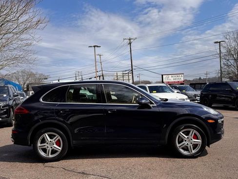 Used 2016 Porsche Cayenne AWD/4WD image 7