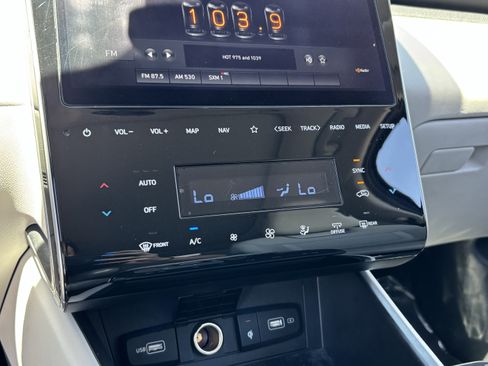 Used 2022 Hyundai Tucson Limited AWD/4WD image 23