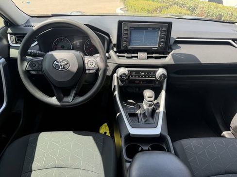 Used 2021 Toyota RAV4 XLE FWD image 9