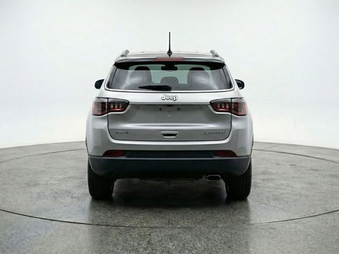 Used 2025 Jeep Compass Trailhawk image 7