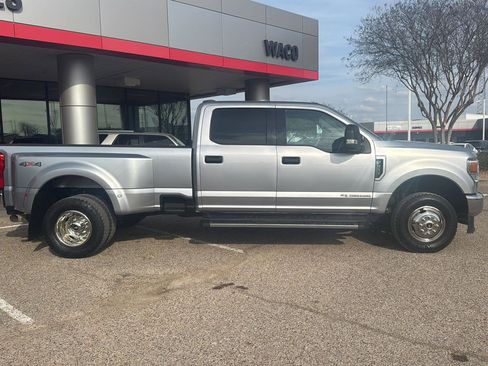 Used 2022 Ford F350 XL w/ Power Equipment Group image 2