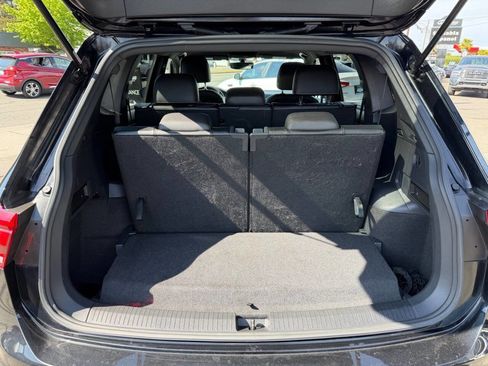 Used 2021 Volkswagen Tiguan SE R-Line FWD image 9