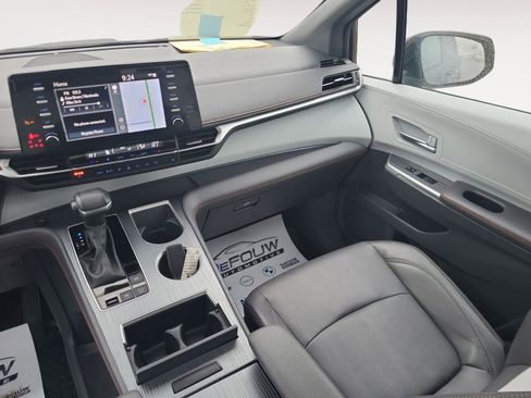 Used 2023 Toyota Sienna XLE image 12