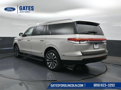 Used 2024 Lincoln Navigator L Reserve AWD/4WD image 8