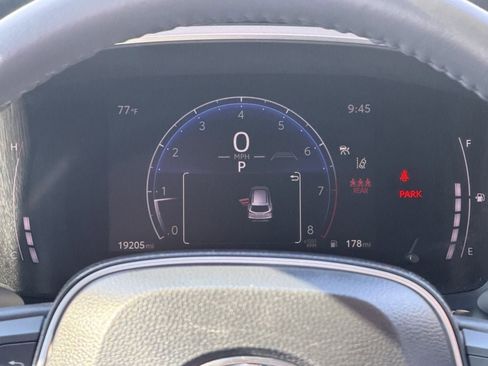 Used 2024 Toyota Corolla Cross XLE FWD image 16