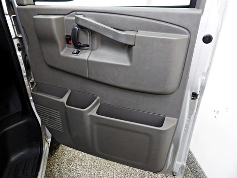 Used 2019 Chevrolet Express 3500 LT w/ LT Preferred Equipment Group RWD image 8