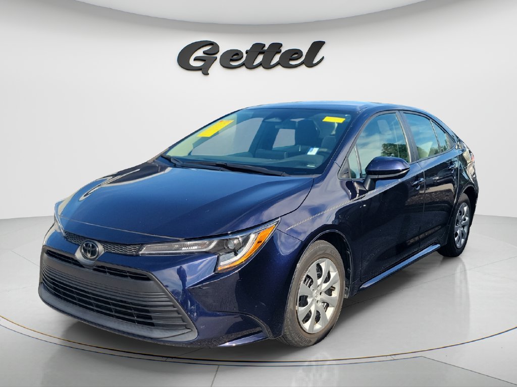 Used 2023 Toyota Corolla LE FWD image 1