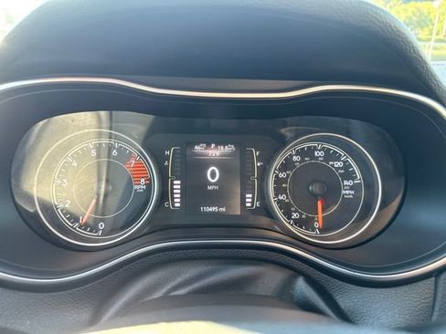 Used 2019 Jeep Cherokee Latitude w/ Cold Weather Group AWD/4WD image 21