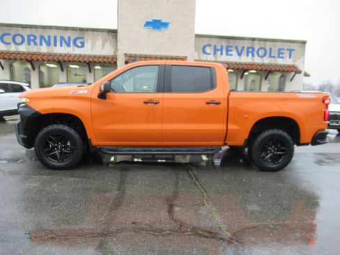 Used 2021 Chevrolet Silverado 1500 LT Trail Boss image 2