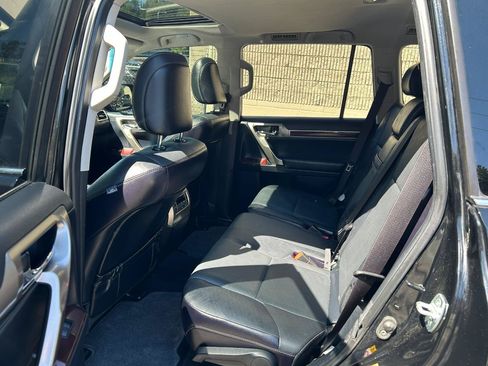 Used 2018 Lexus GX 460 Premium w/ Premium Package AWD/4WD image 14