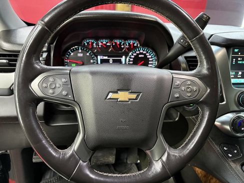 Used 2018 Chevrolet Suburban Premier RWD image 18