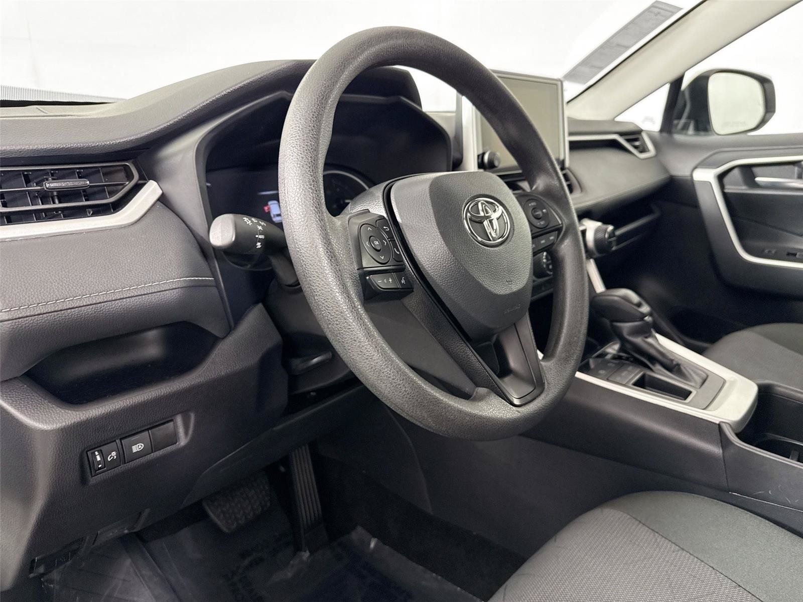 Certified 2025 Toyota RAV4 XLE FWD image 4