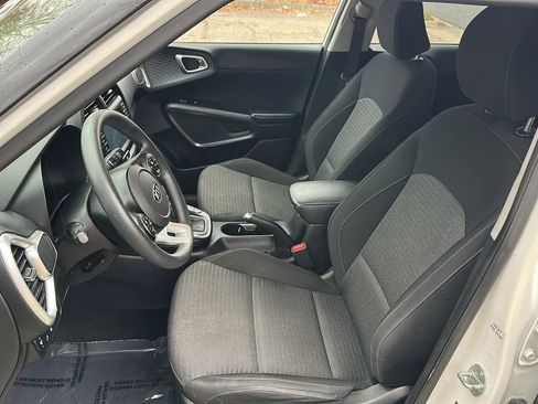Used 2021 Kia Soul S image 16