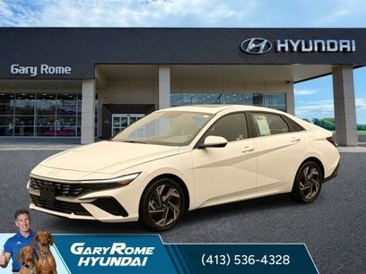 Used 2024 Hyundai Elantra SEL w/ Convenience Package