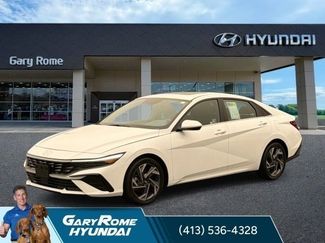 Used 2024 Hyundai Elantra SEL w/ Convenience Package FWD video 1