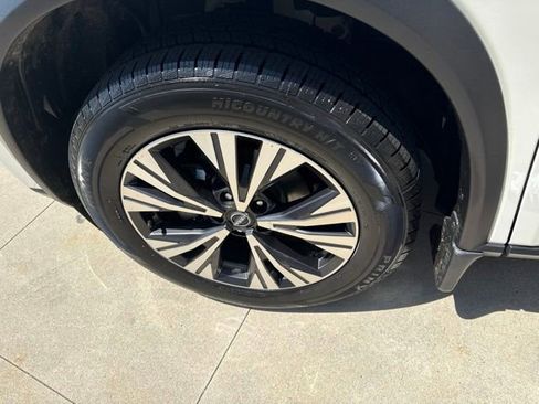 Used 2023 Nissan Rogue SV AWD/4WD image 12