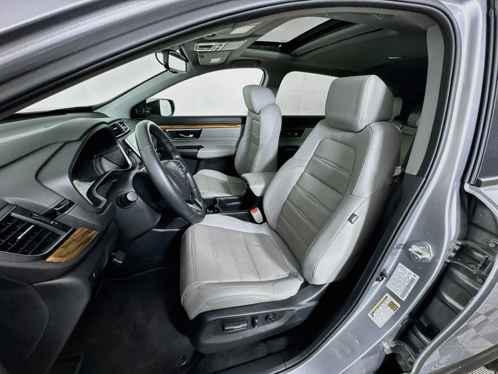 Used 2018 Honda CR-V Touring image 11