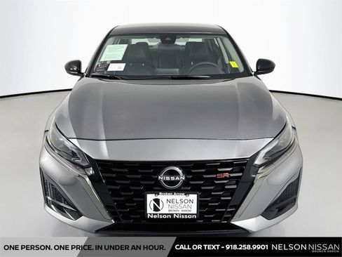 Certified 2025 Nissan Altima 2.5 SR FWD image 2
