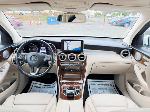 Used 2019 Mercedes-Benz GLC 300 4MATIC image 28
