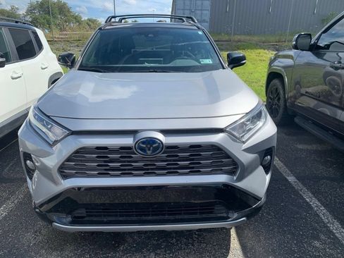Used 2019 Toyota RAV4 XSE w/ Carpet Mat Package AWD/4WD image 8